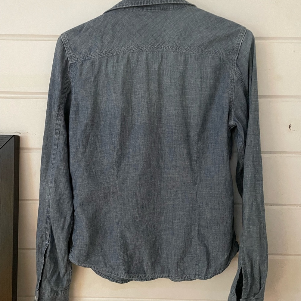 American Eagle Chambray Button Up. Size Small - image 3